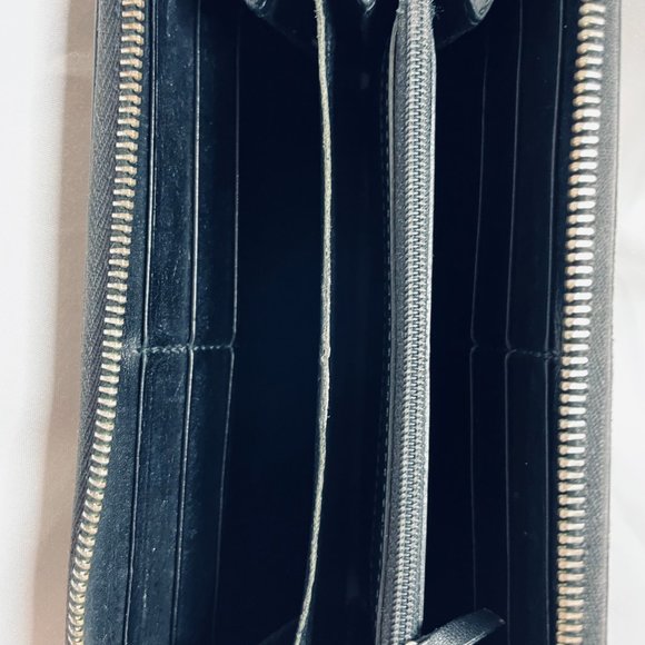 GUCCI Gucci GG Black Zip Around Wallet - Picture 5 of 5